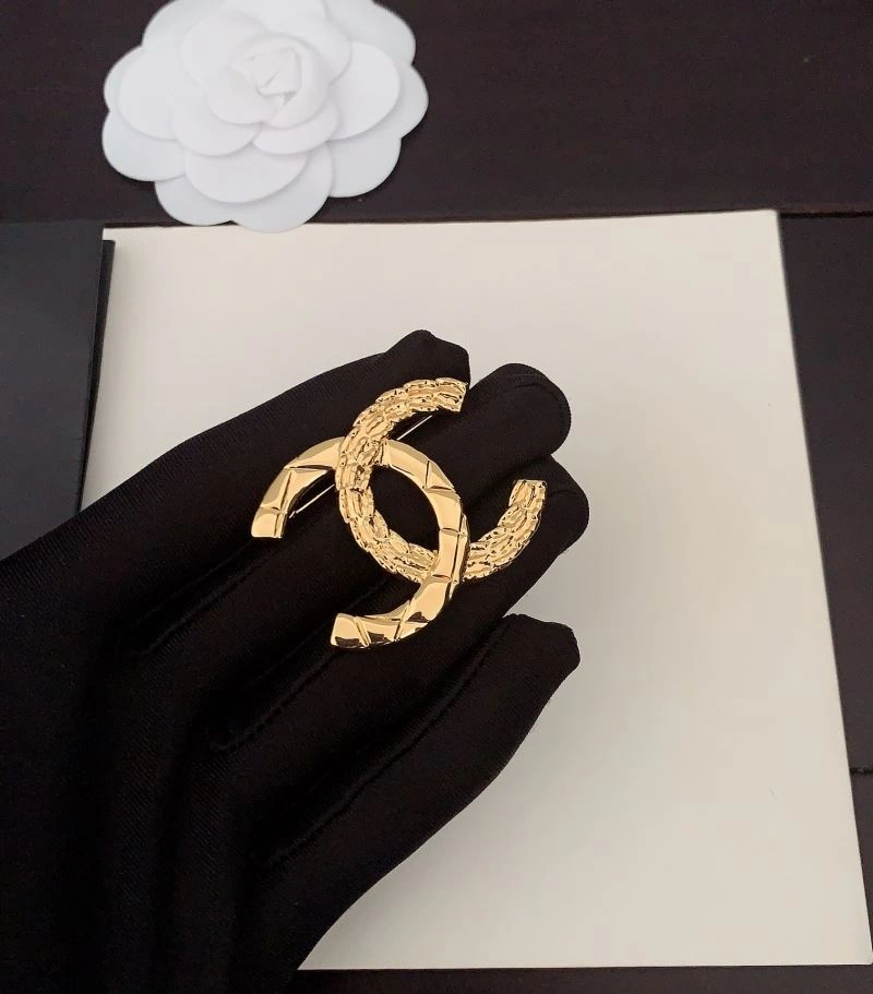 OdorResistant Chanel Brooches 228236