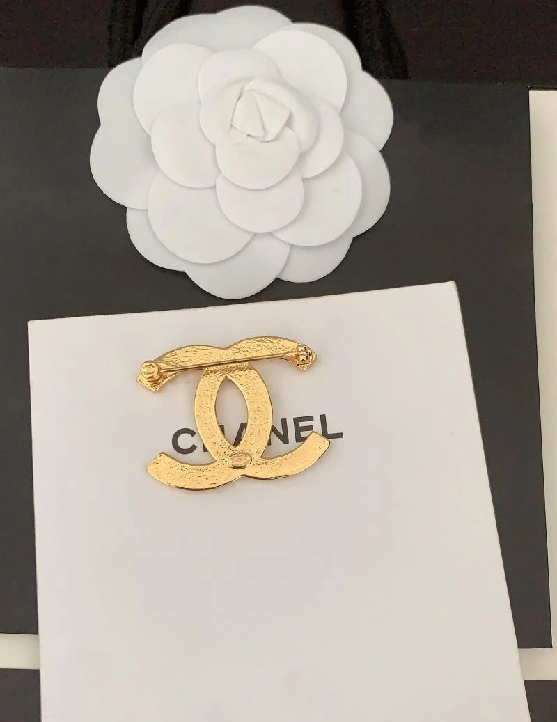 OdorResistant Chanel Brooches 228236