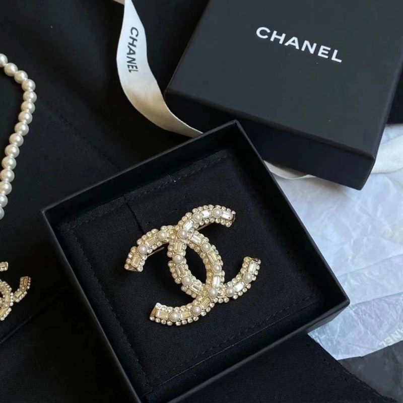 Trendsetting Chanel Brooches 228209
