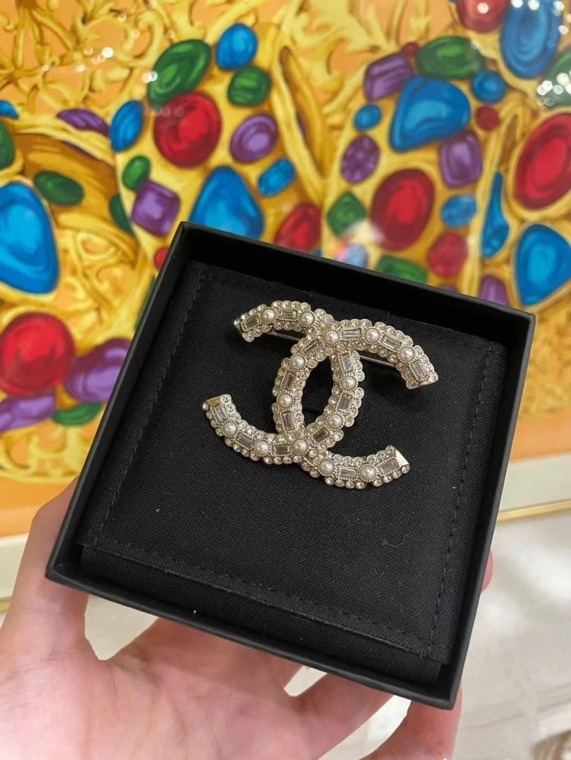 Trendsetting Chanel Brooches 228209