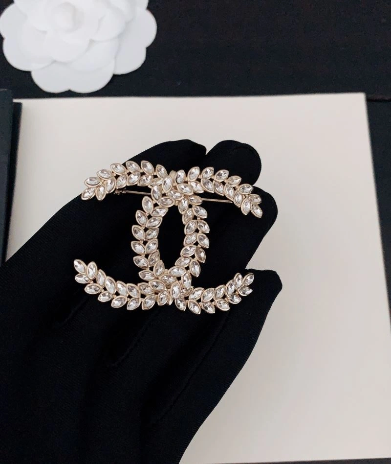 Chanel Brooches Comfortable 228223