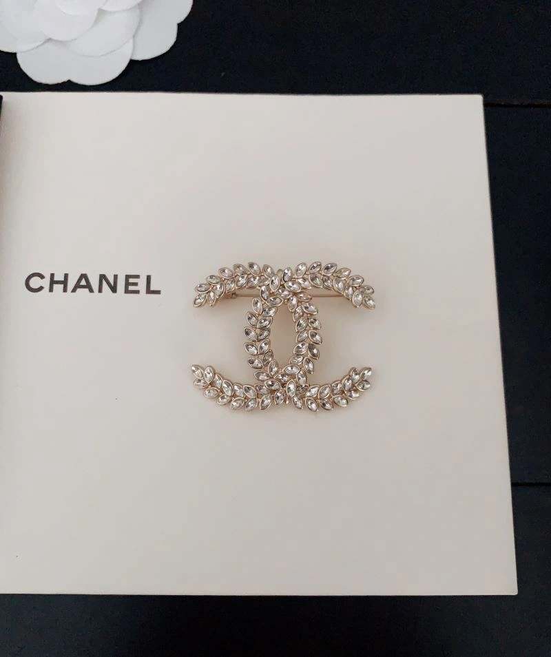 Chanel Brooches Comfortable 228223