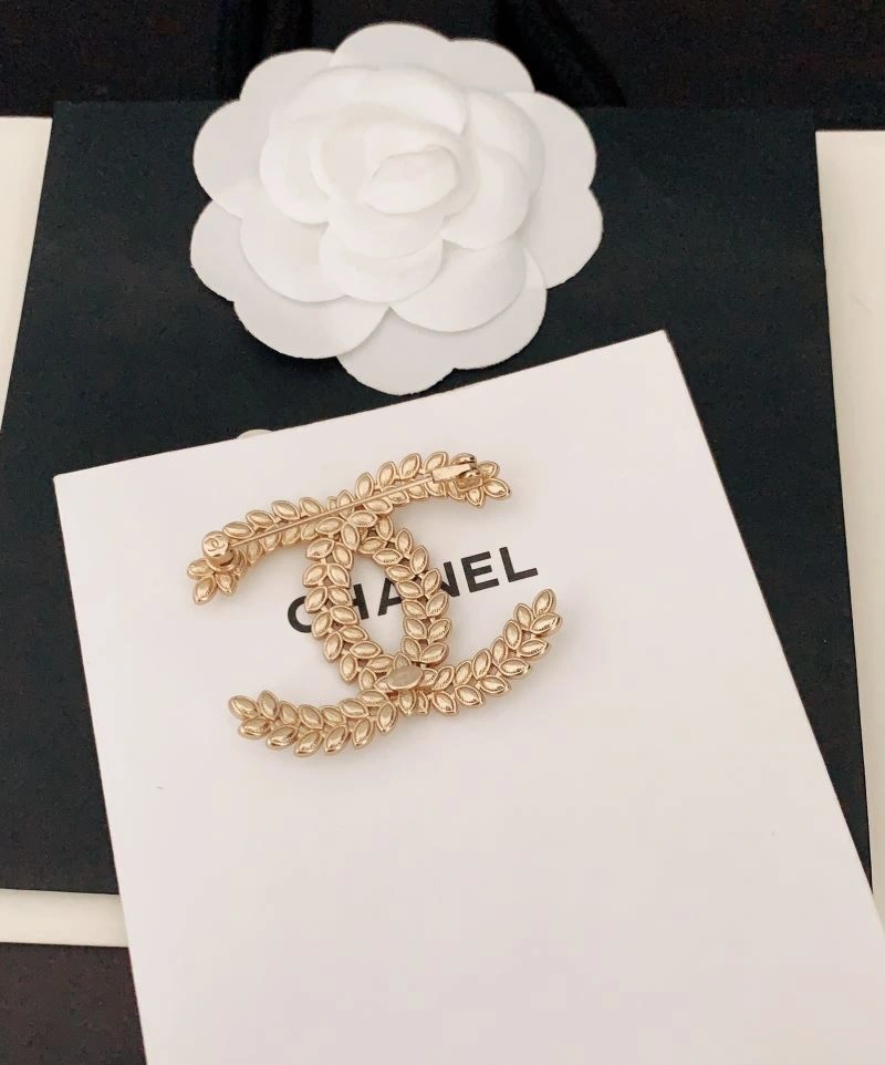 Chanel Brooches Comfortable 228223