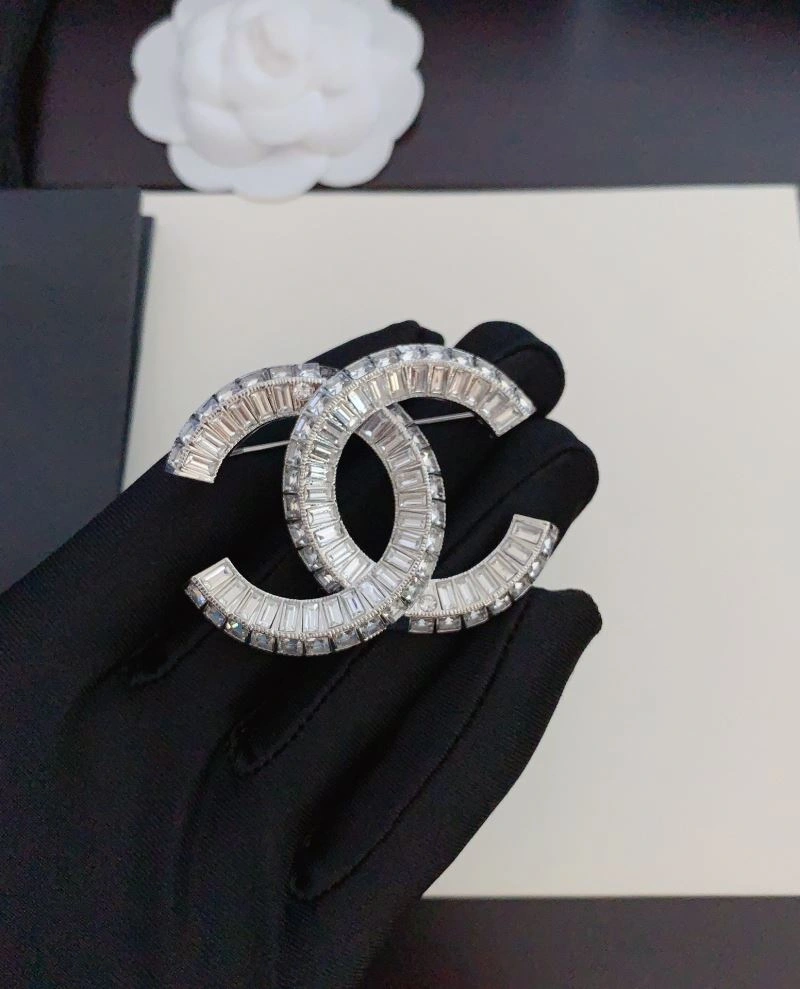 Chanel Brooches Youthful 228211