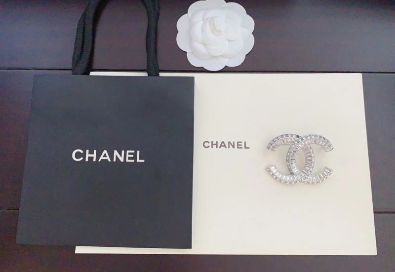 Chanel Brooches Youthful 228211