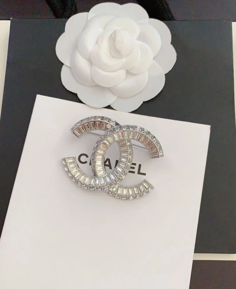 Chanel Brooches Youthful 228211