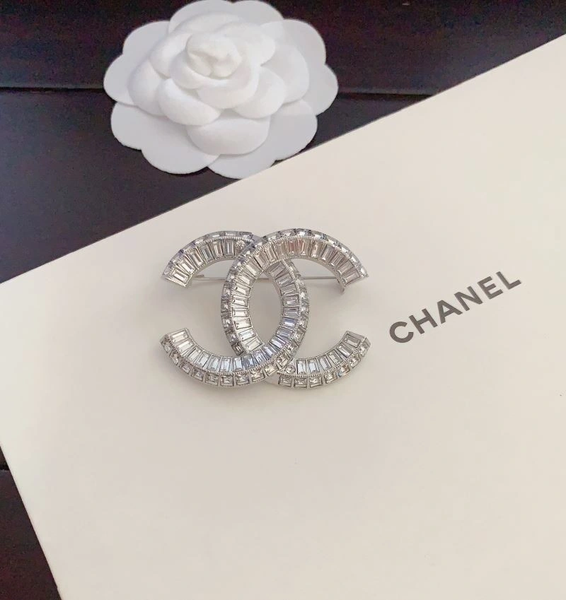 Chanel Brooches Youthful 228211