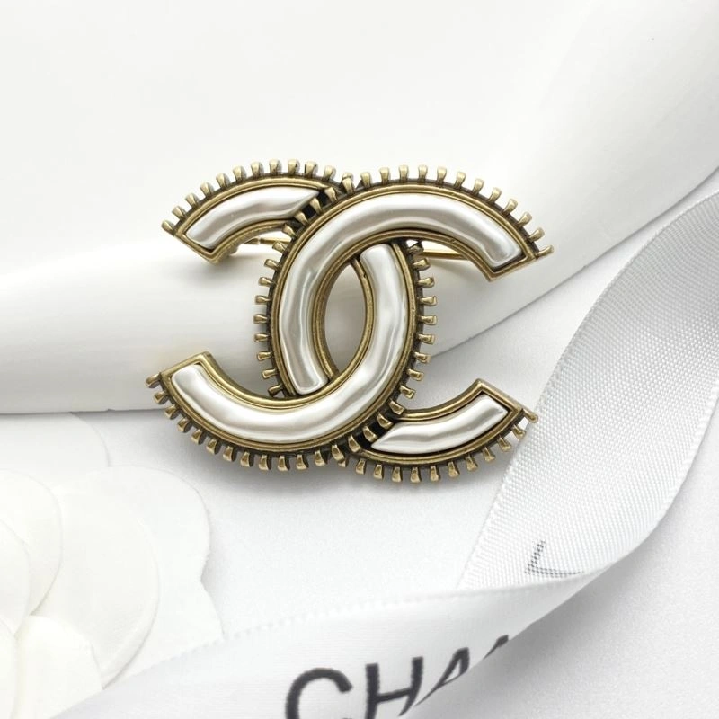 Chanel Brooches Vibrant 228220