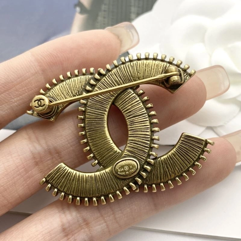 Chanel Brooches Vibrant 228220