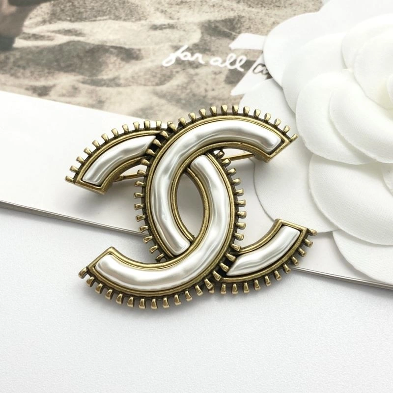 Chanel Brooches Vibrant 228220