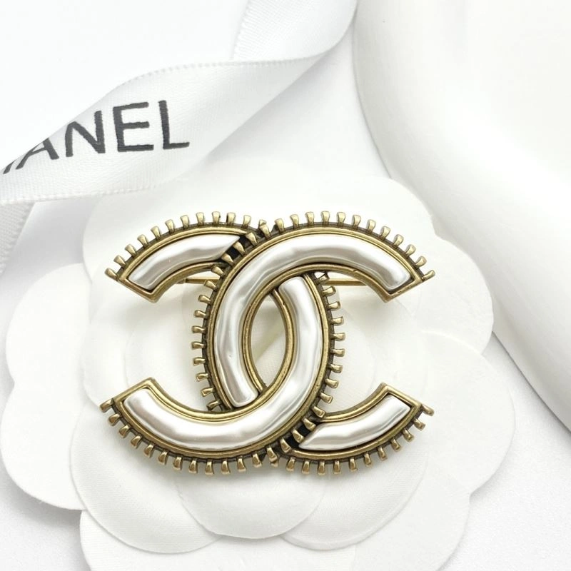 Chanel Brooches Vibrant 228220