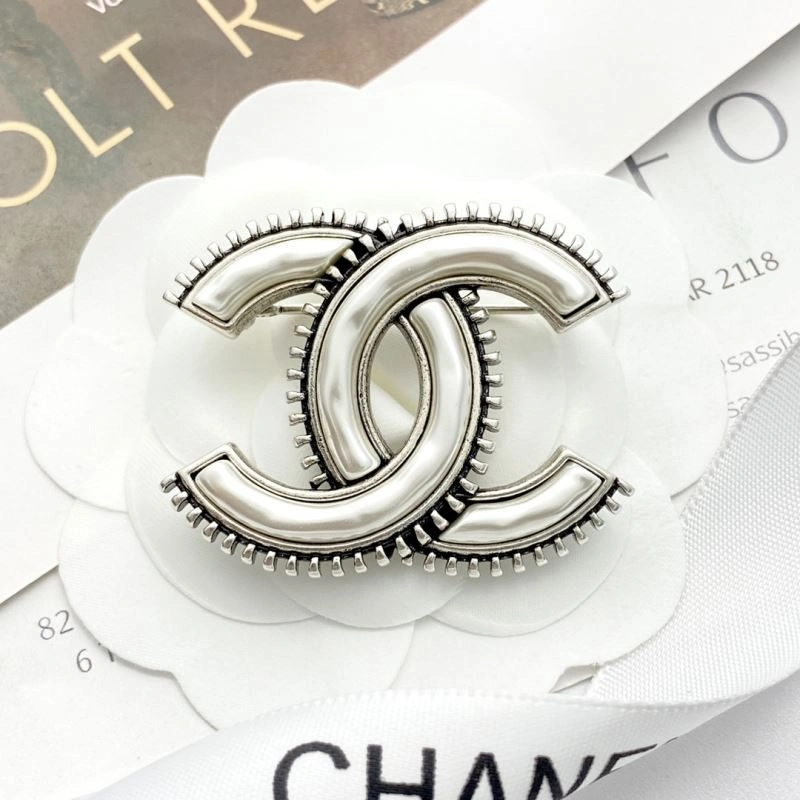 Chanel Brooches Packable 228288