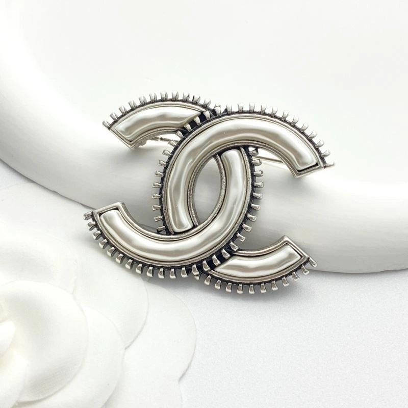 Chanel Brooches Packable 228288