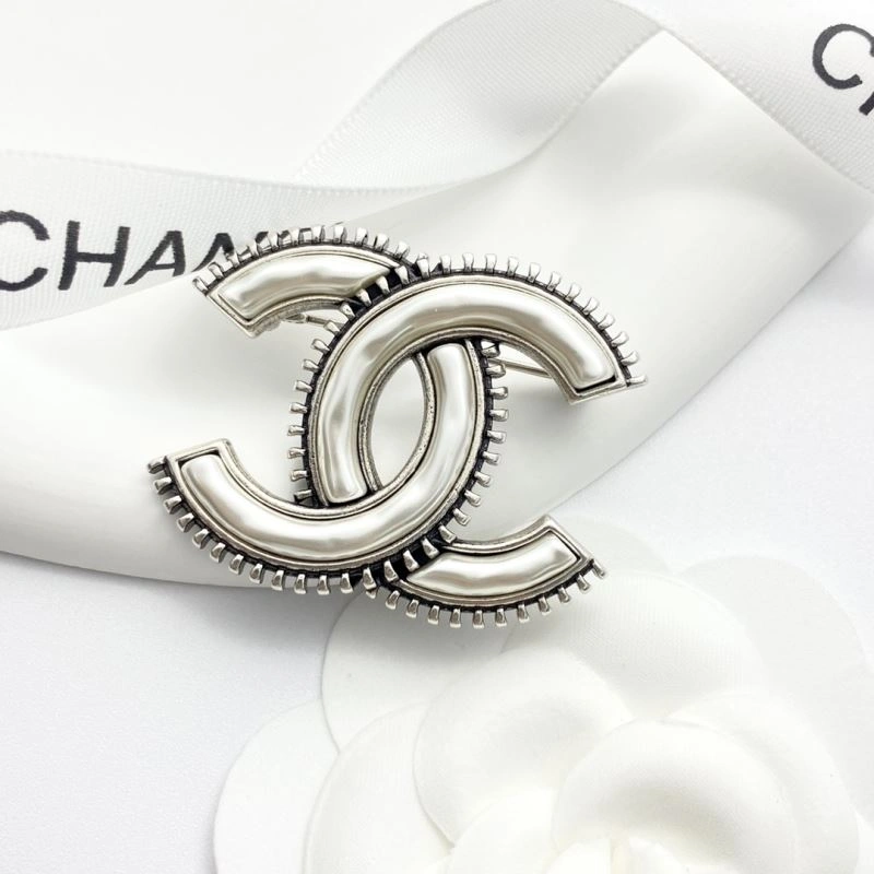 Chanel Brooches Packable 228288