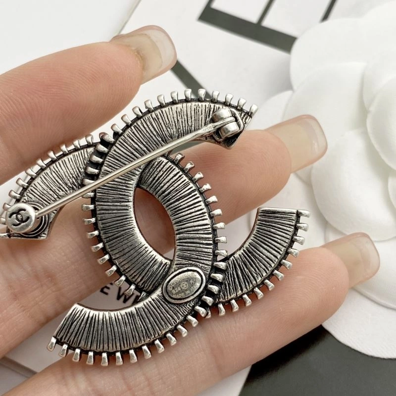Chanel Brooches Packable 228288