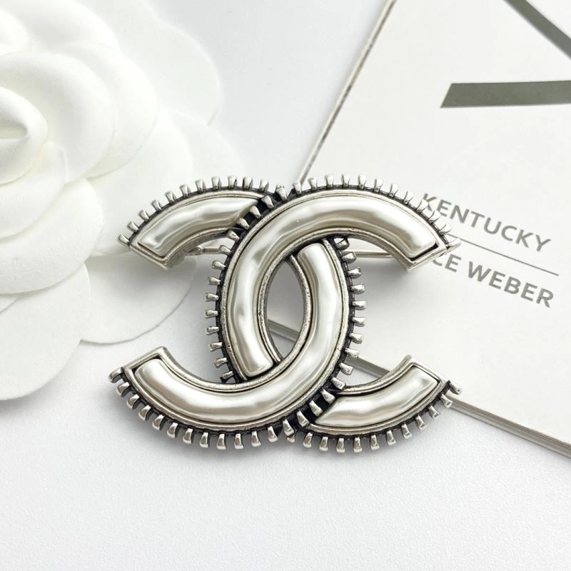 Chanel Brooches Packable 228288