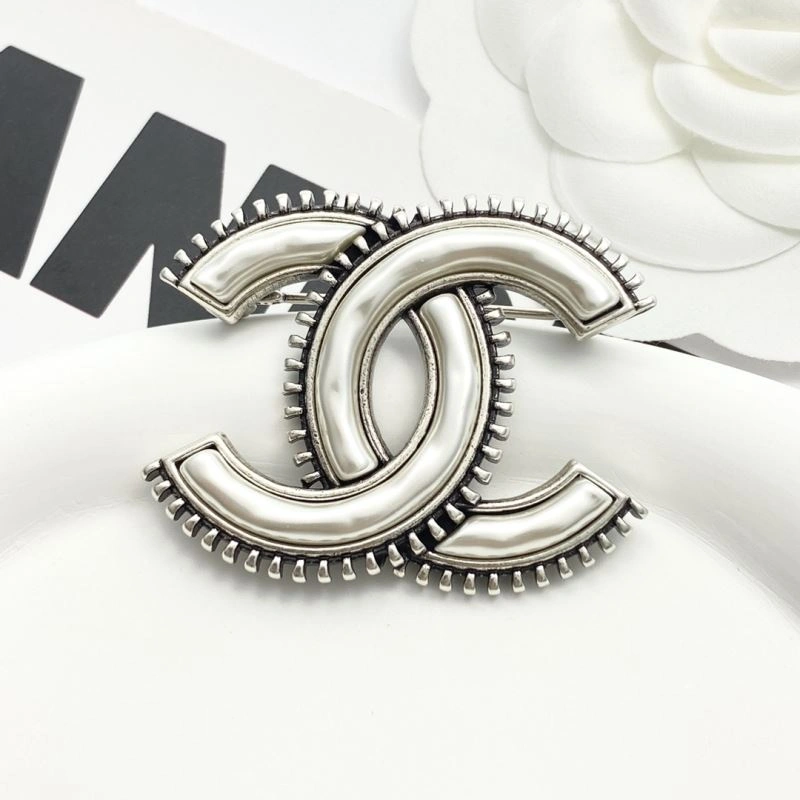 Chanel Brooches Packable 228288