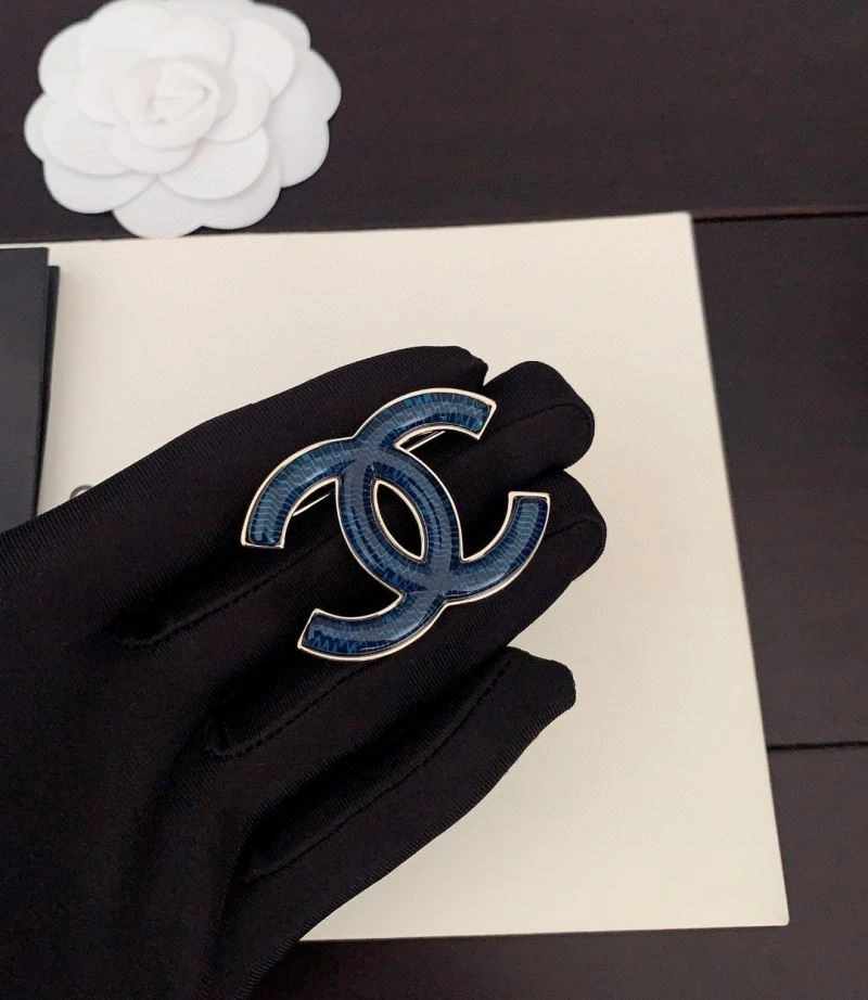Affordable Chanel Brooches 228224