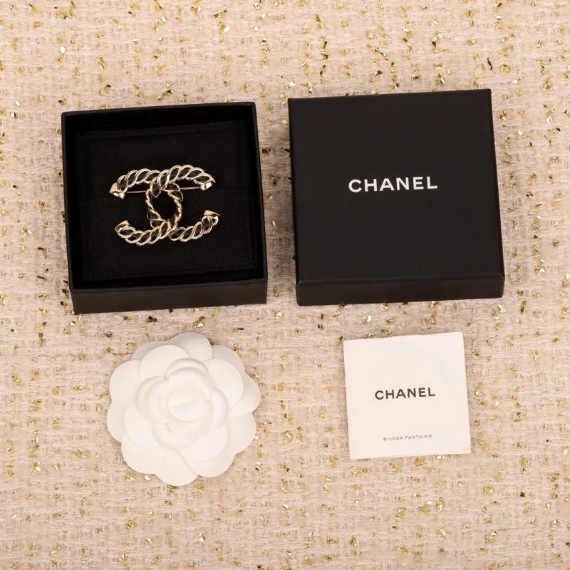 FashionForward Chanel Brooches 228213