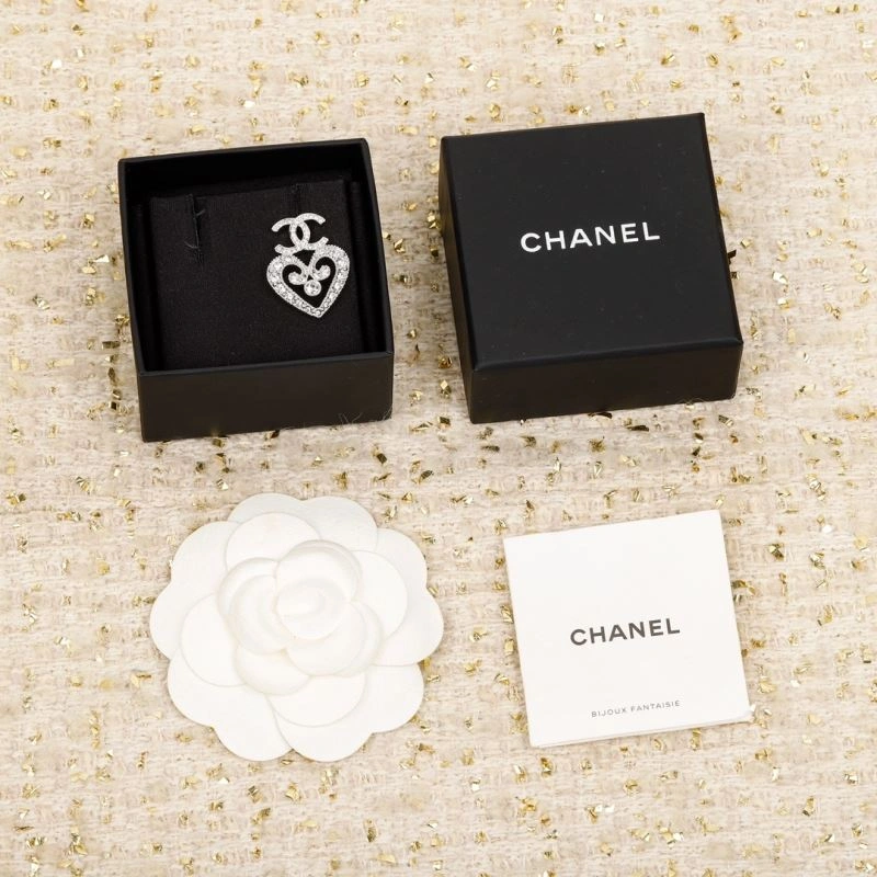 GoodFit Chanel Brooches 228259