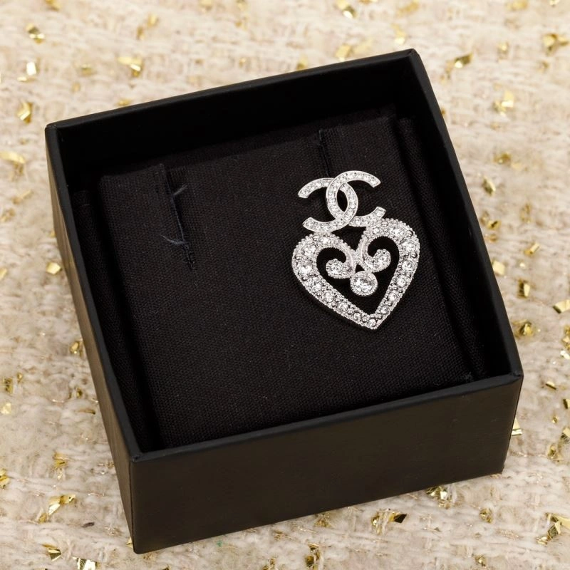 GoodFit Chanel Brooches 228259