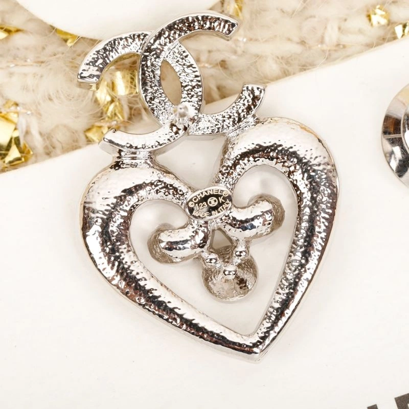 GoodFit Chanel Brooches 228259