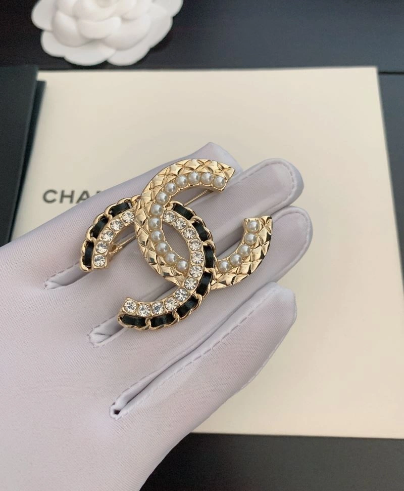 Affordable Chanel Brooches 228248