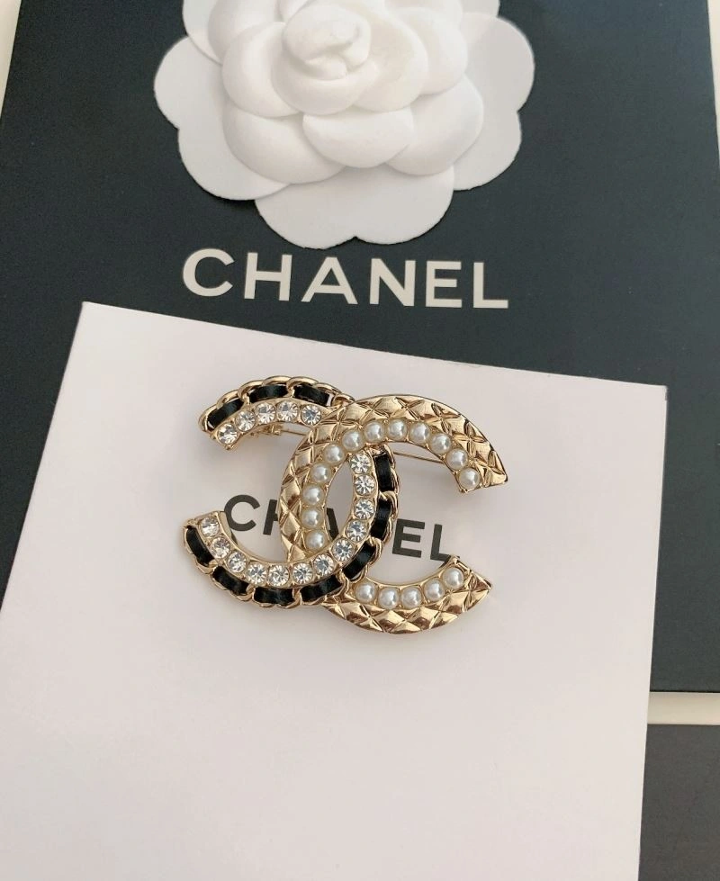 Affordable Chanel Brooches 228248