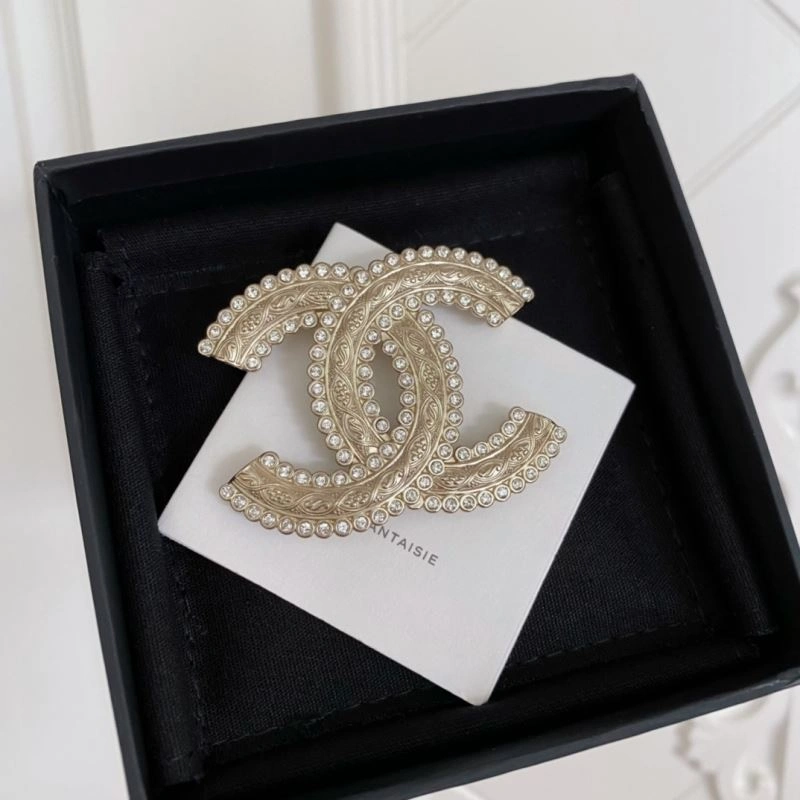 Chanel Brooches UrbanChic 228210