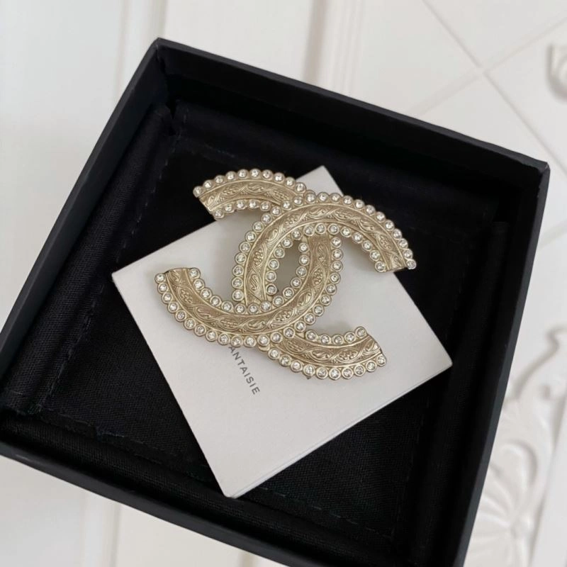 Chanel Brooches UrbanChic 228210