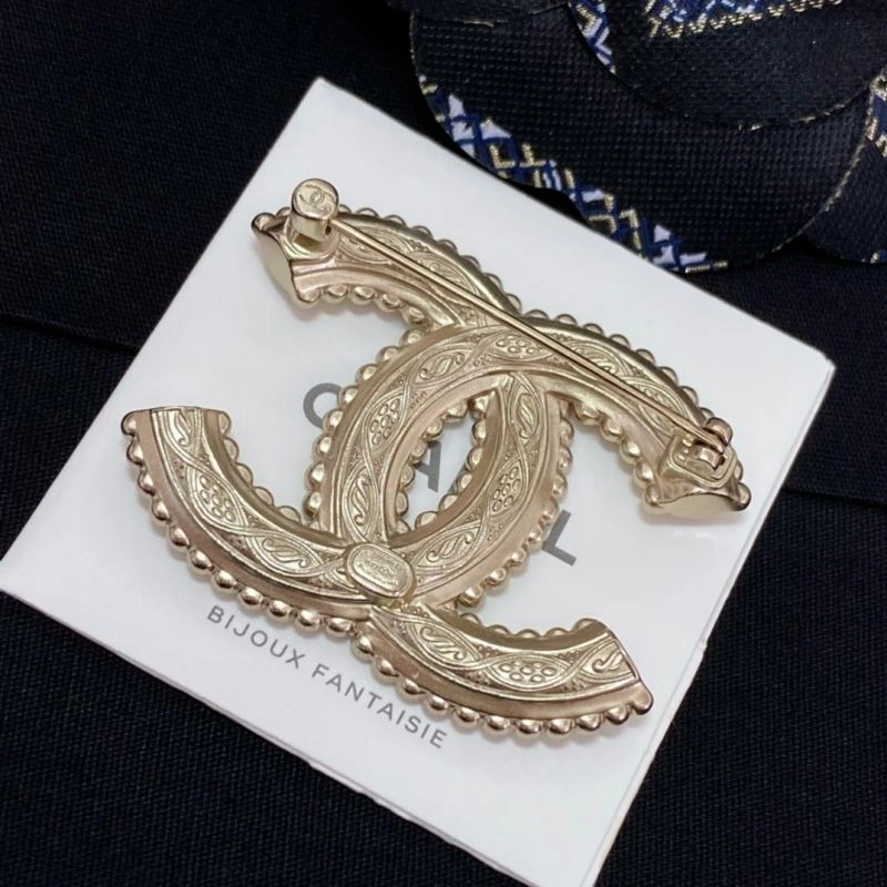 Chanel Brooches UrbanChic 228210