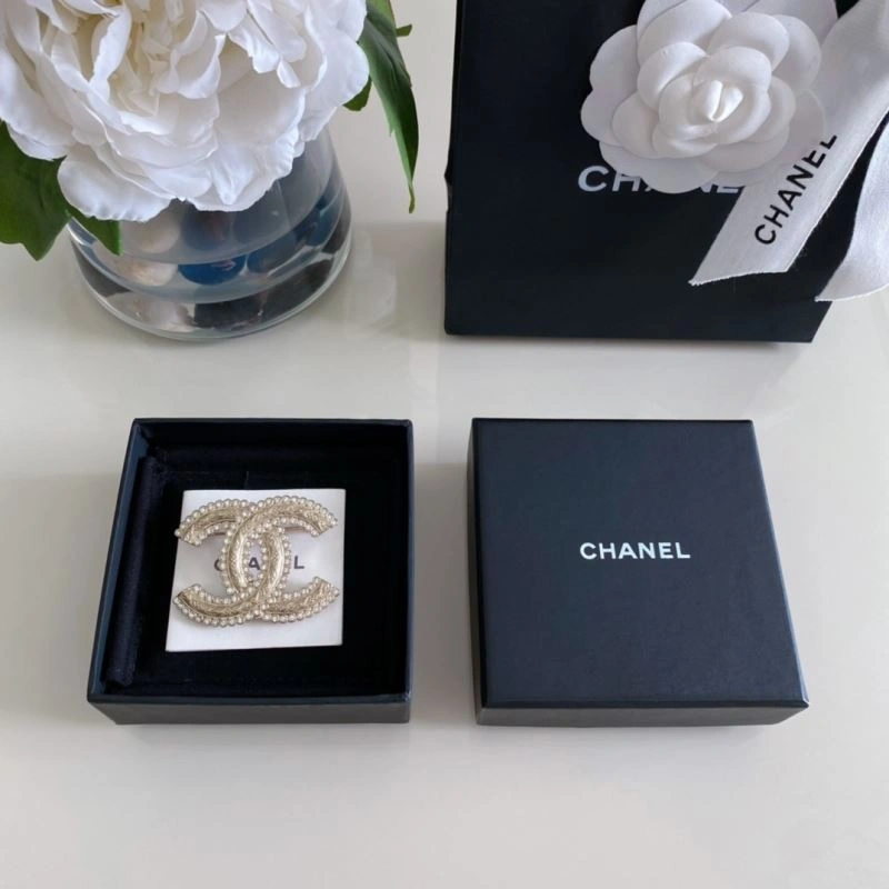 Chanel Brooches UrbanChic 228210