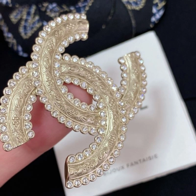 Chanel Brooches UrbanChic 228210