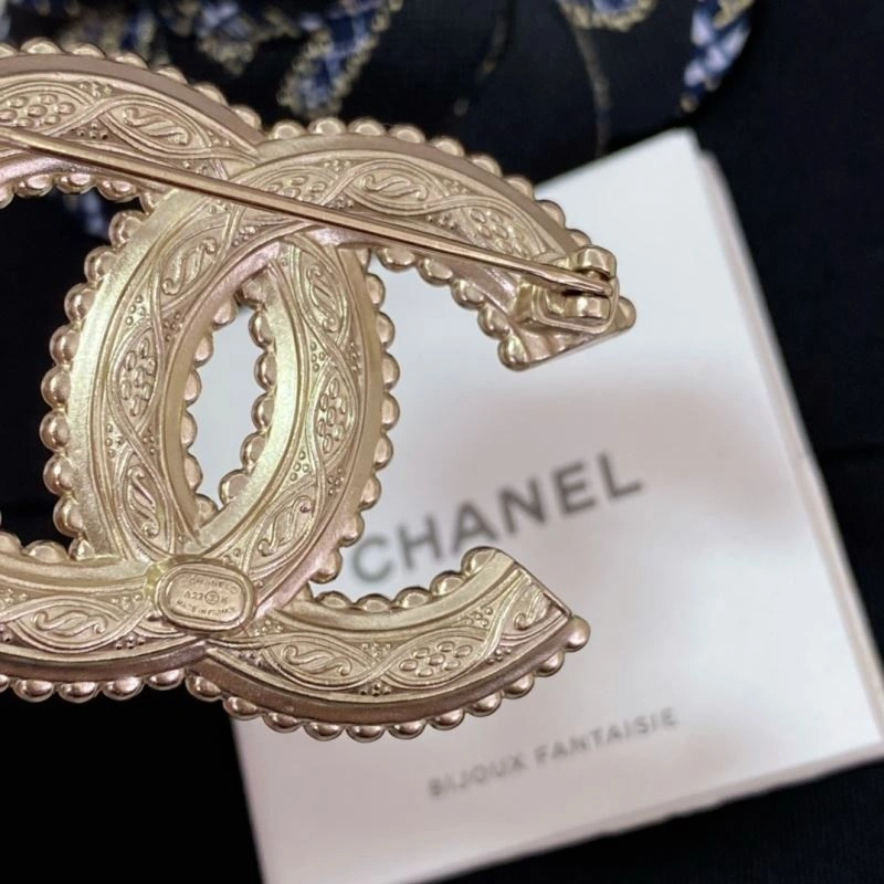 Chanel Brooches UrbanChic 228210