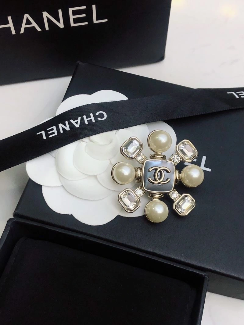 Chanel Brooches ModernLook 228208