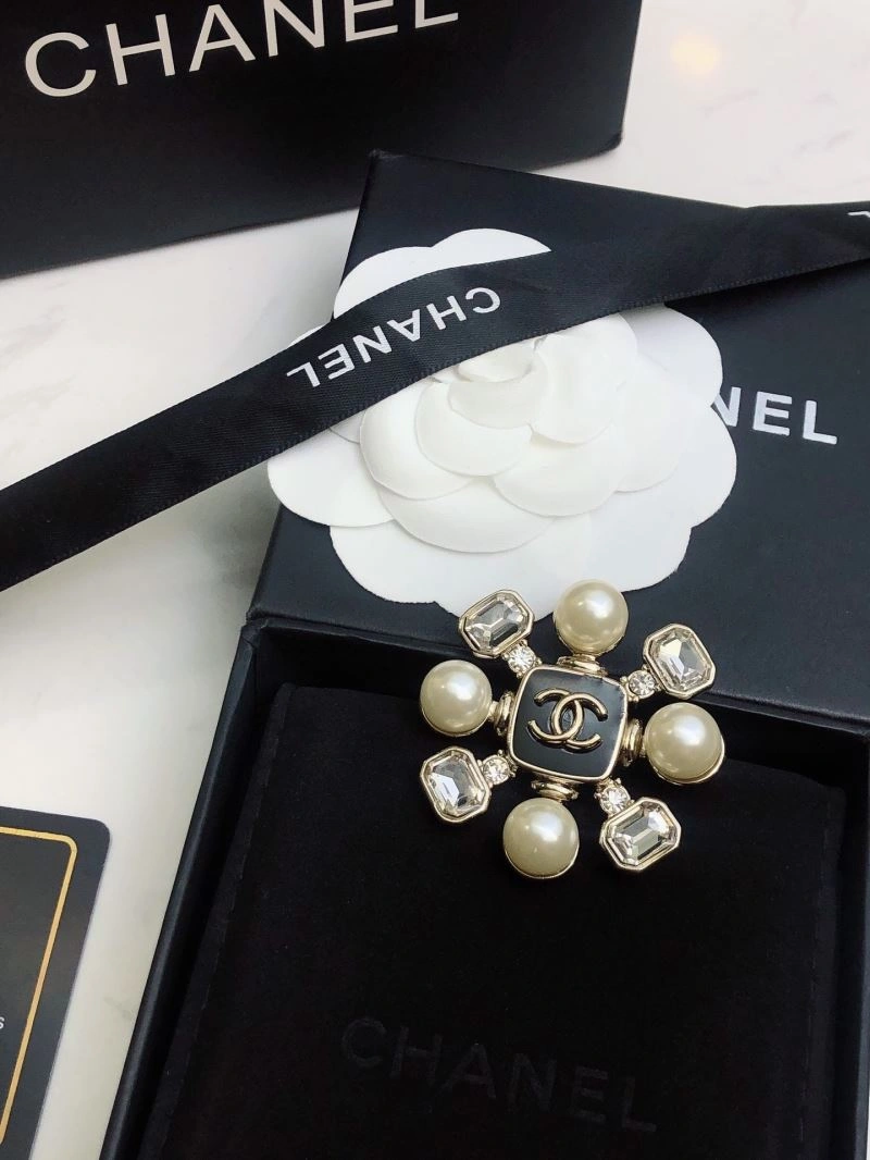 Chanel Brooches ModernLook 228208