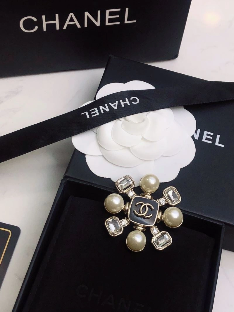 Chanel Brooches ModernLook 228208
