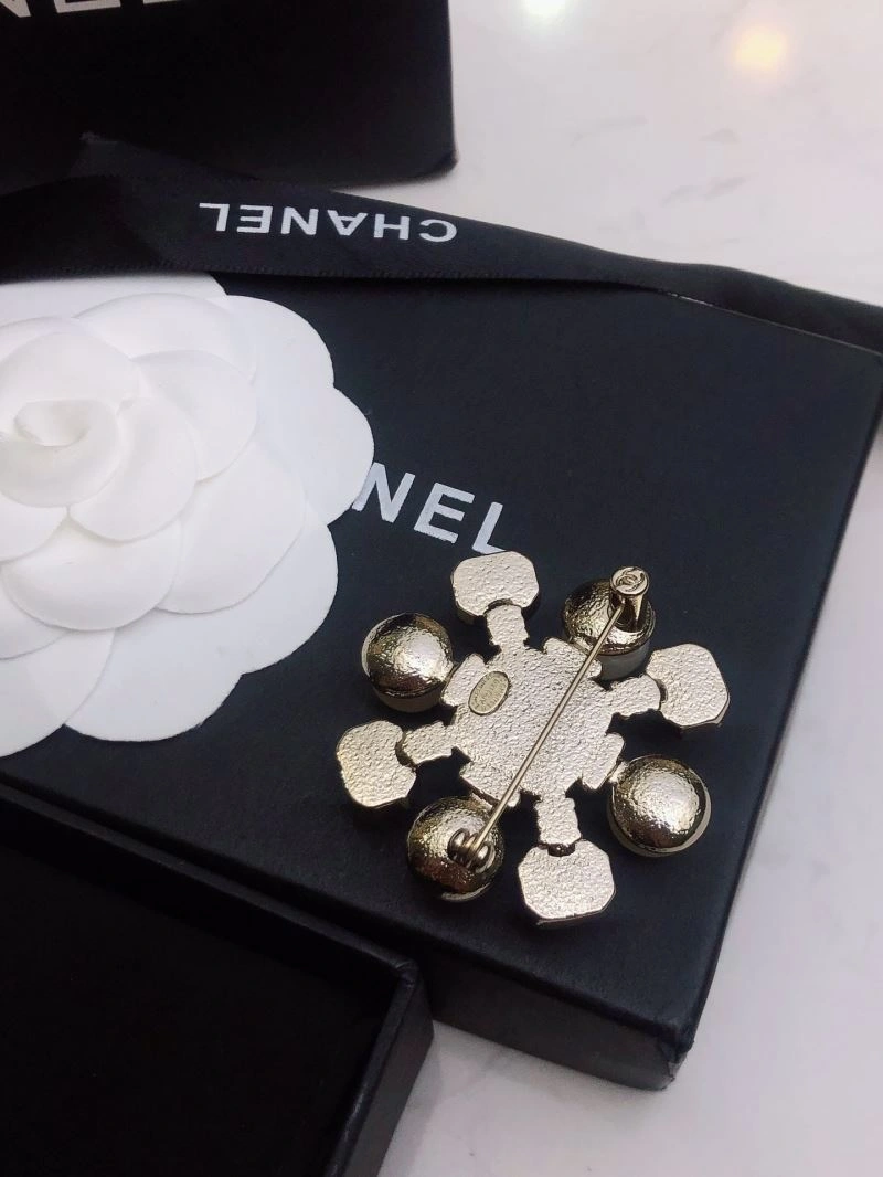 Chanel Brooches ModernLook 228208
