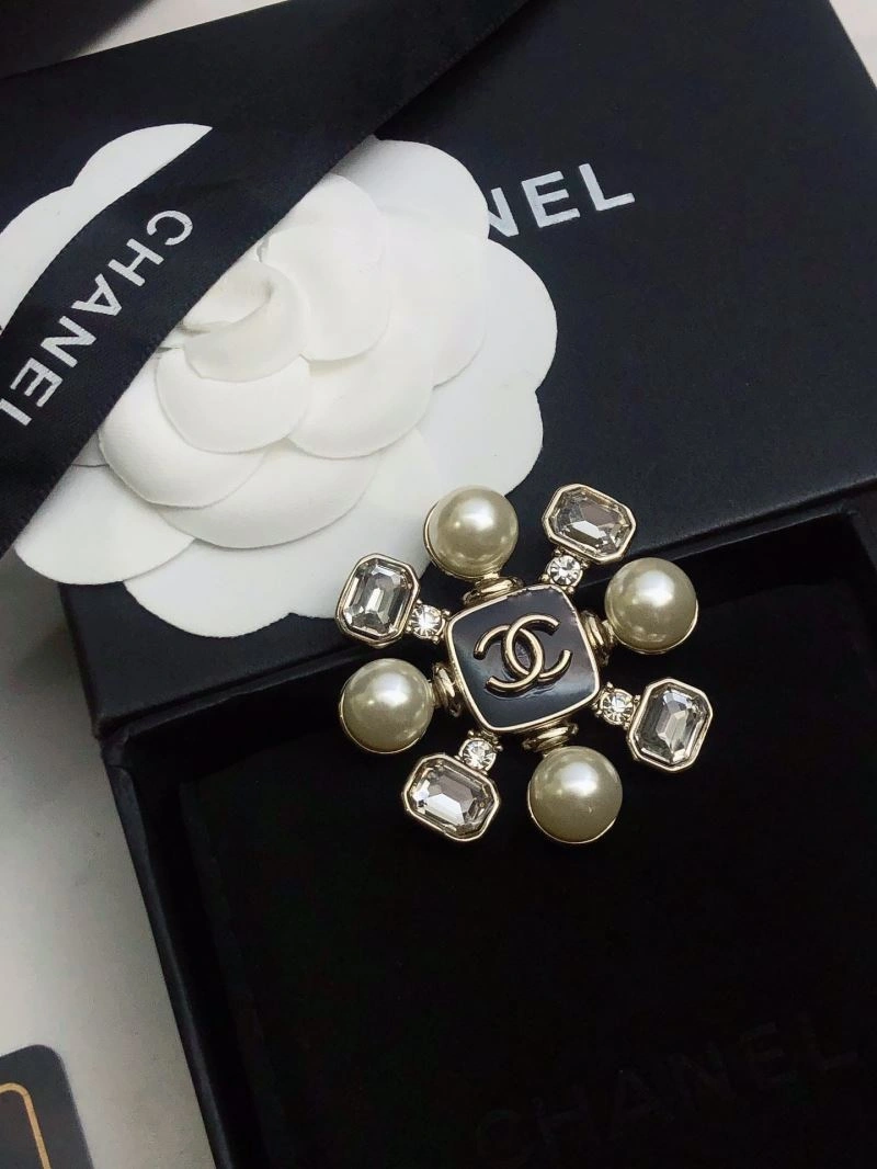 Chanel Brooches ModernLook 228208