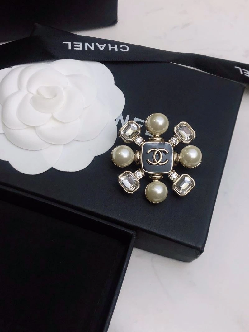Chanel Brooches ModernLook 228208