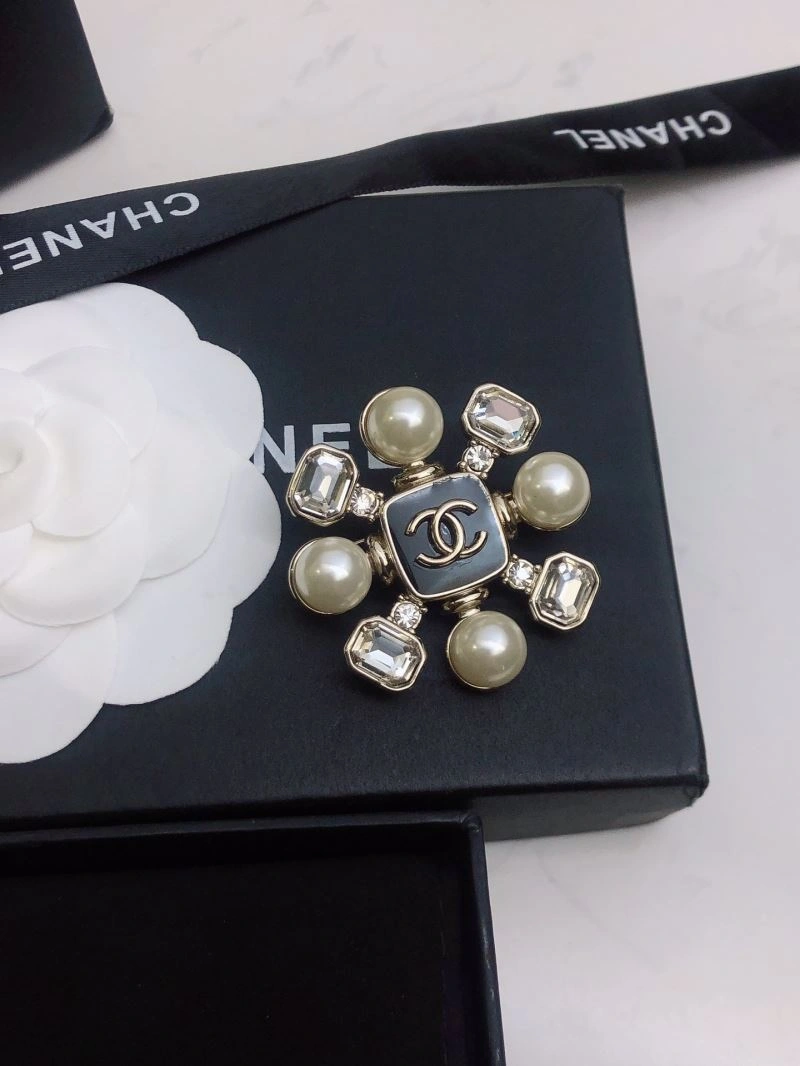 Chanel Brooches ModernLook 228208