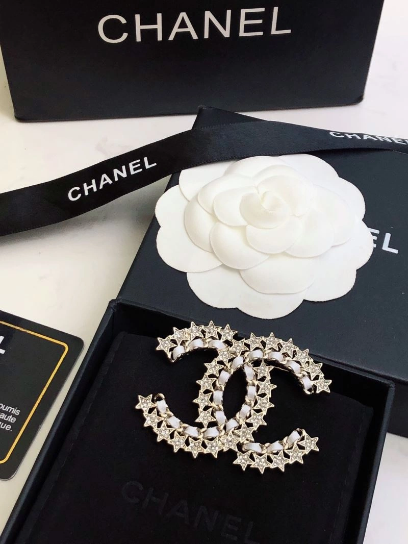 Classic Chanel Brooches 228207