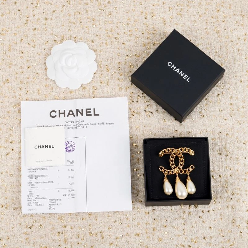 GoodFit Chanel Brooches 228189
