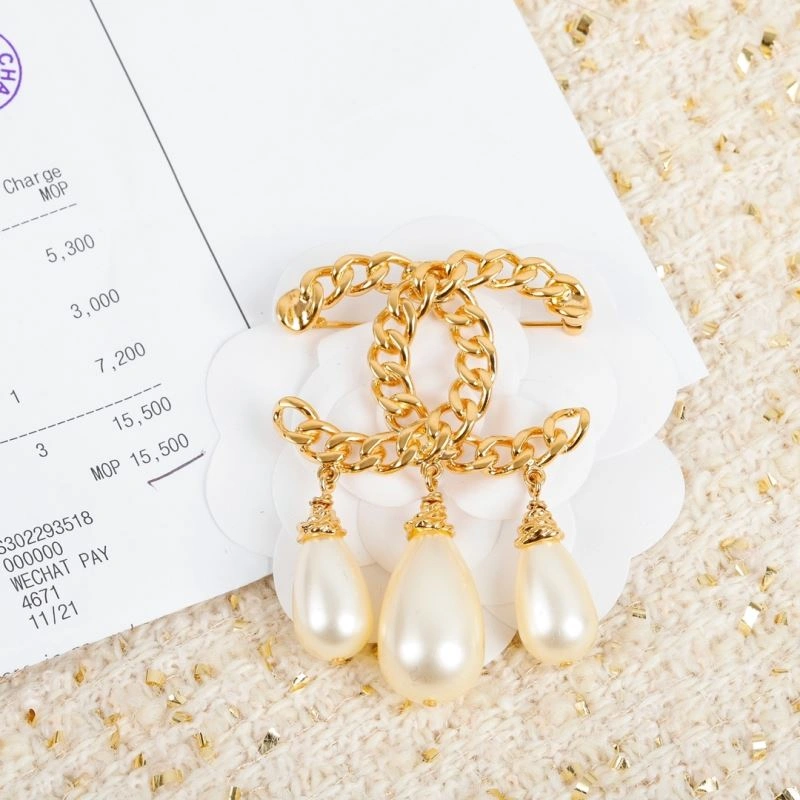 GoodFit Chanel Brooches 228189