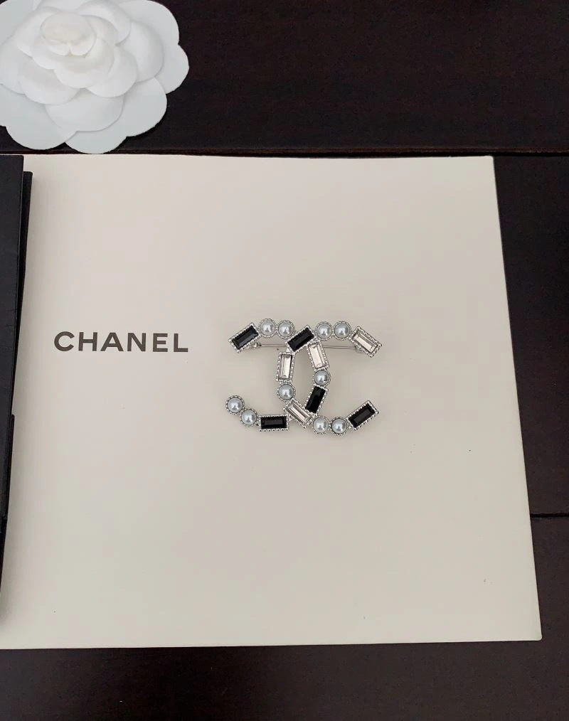 Bright Chanel Brooches 228230