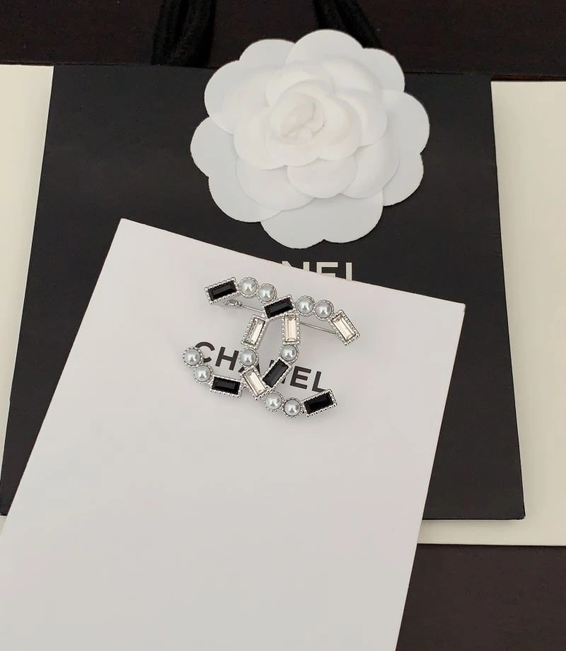 Bright Chanel Brooches 228230