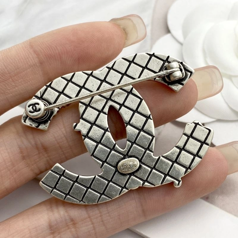Chanel Brooches Cozy 228196