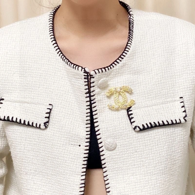 Colorful Chanel Brooches 228181
