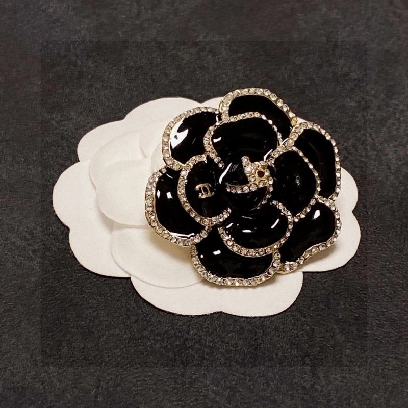 Seasonal Chanel Brooches 228177