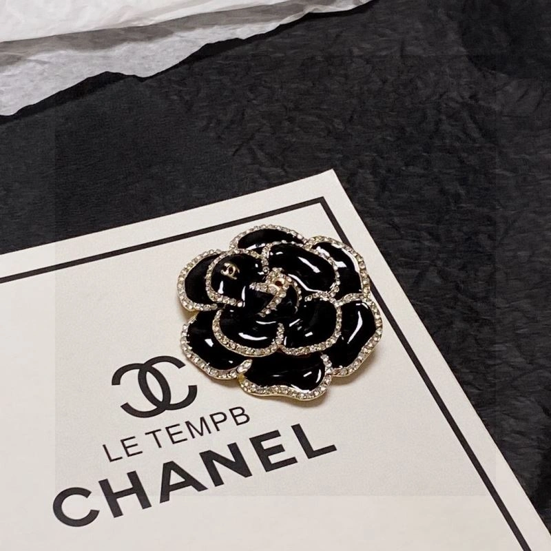 Seasonal Chanel Brooches 228177